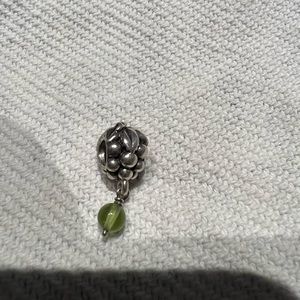 PANDORA “white wine” silver grape cluster with dangling peridot
